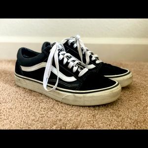 Vans (black and white). Women’s 7.5, men’s 6.